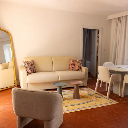 Casa Elena Hotel *